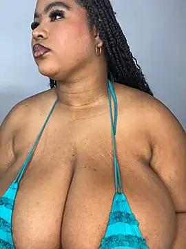 AinaraJimenez live cam on StripChat