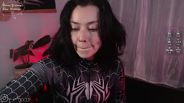 Ellyuwuw live cam on StripChat