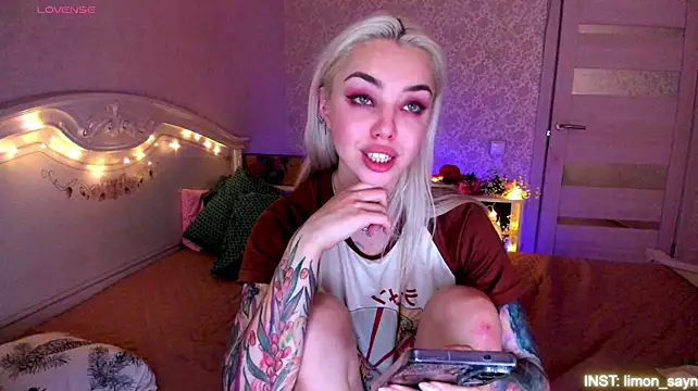 LillyMoure_ live cam on StripChat
