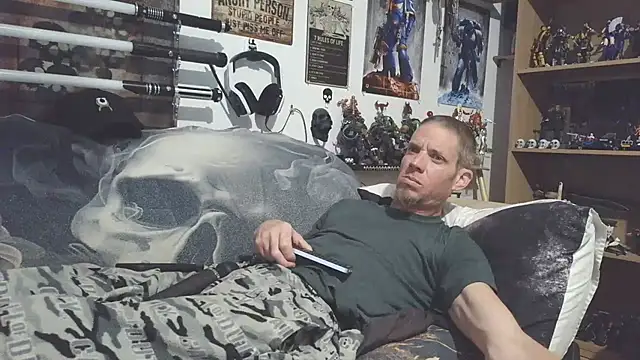 TomXXII live sex cam