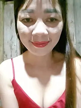 Yiyi102300 live cam on StripChat
