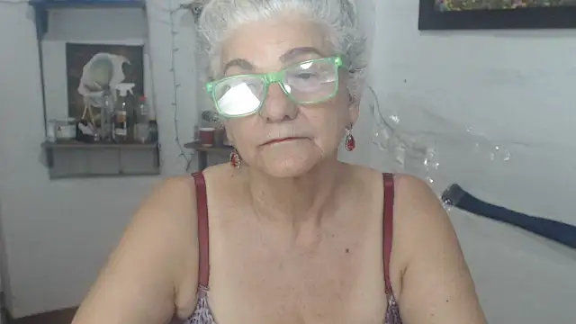 FunnyGrandma live sex cam