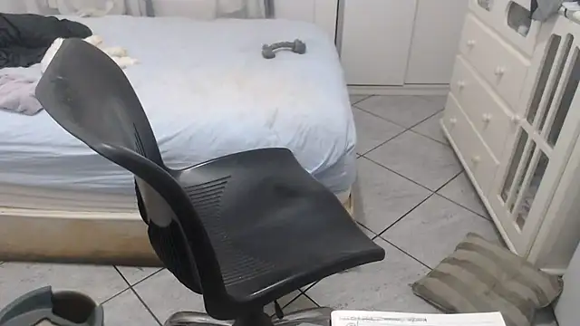 MysterBearMG live sex cam