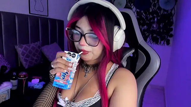 Kitty_Gang live sex cam
