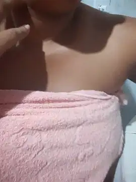 Sydneyputinha live cam on StripChat
