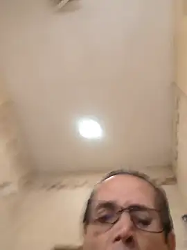 bobby69cock live cam on StripChat