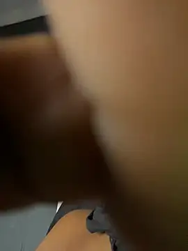 BigSexyCurvedDick live sex cam