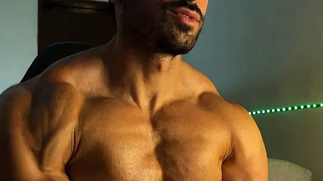 Lucasfit24 live sex cam