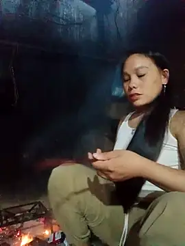 Lynne_11 live cam on StripChat