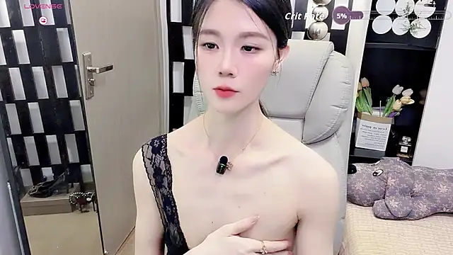 Yueyue-MM live cam on StripChat