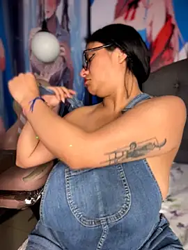 Im_Little live cam on StripChat
