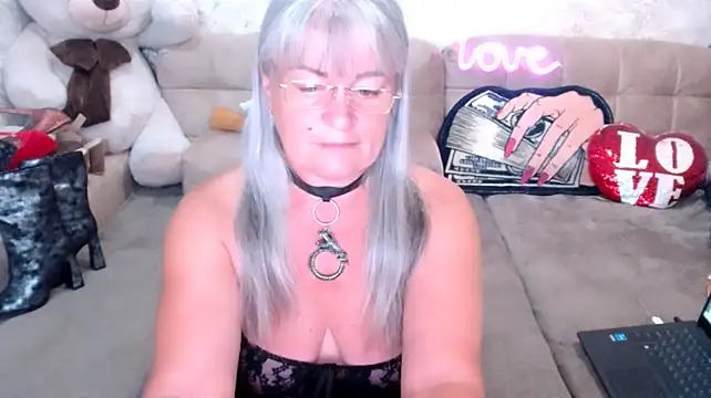 SiberiabBerry live cam on StripChat