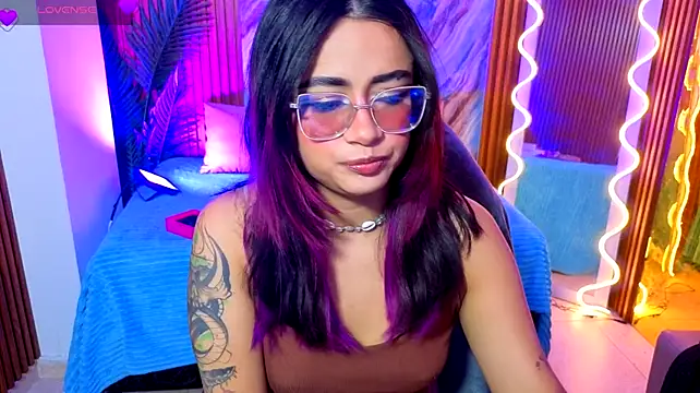 kristen_tay live cam on StripChat