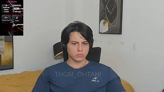 Thom_Ohtani live cam on StripChat