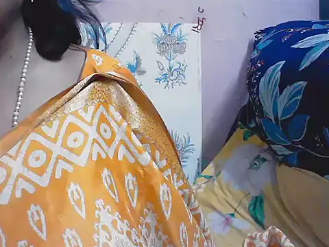 Sweet_ritika143 live cam on StripChat