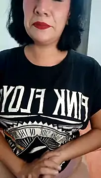 ScarlarletBlossomX live cam on StripChat