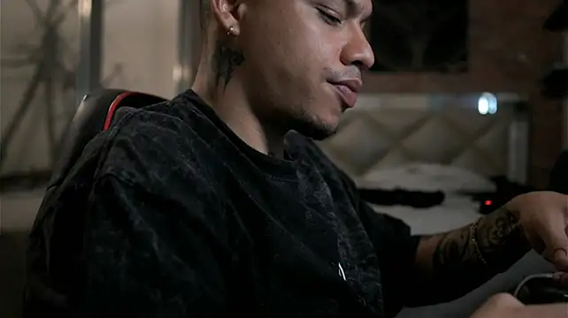 AlphaMasterXxx live sex cam