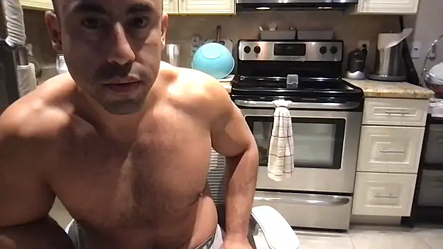 BigGuyMuscle live sex cam