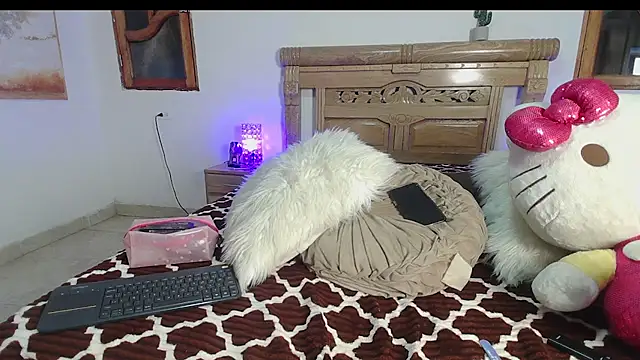 bratz_glloe live cam on StripChat