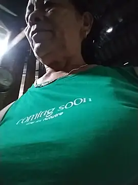 mouth22 live cam on StripChat