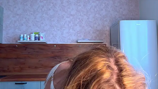 overthera1nbow live cam on StripChat