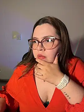 Just_caroline live cam on StripChat