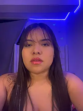 Violetta2206 live cam on StripChat