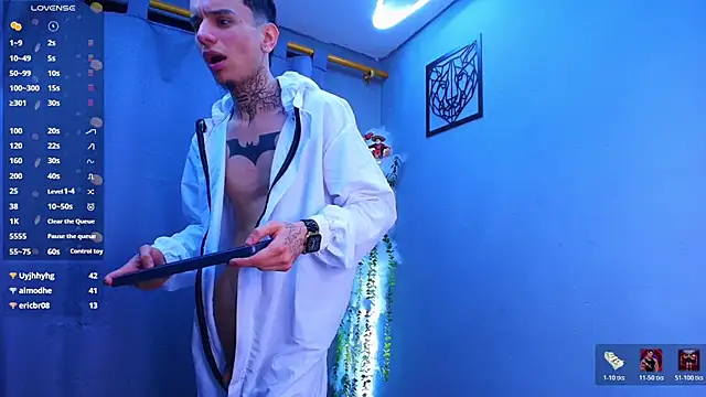 TheBatMansion live cam on StripChat