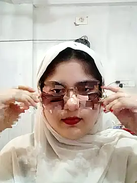 Nusrat-N live cam on StripChat
