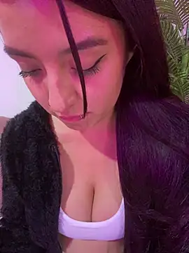 Moon_Rouge live cam on StripChat