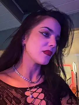 LunnaVey live cam on StripChat