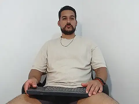 _CHRIS-DENNIS_ live cam on StripChat
