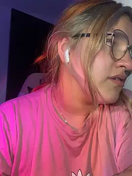 Sophia_Weest99 live sex cam