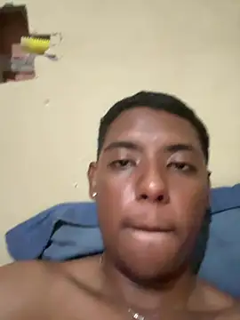 Nuneszs17 live sex cam
