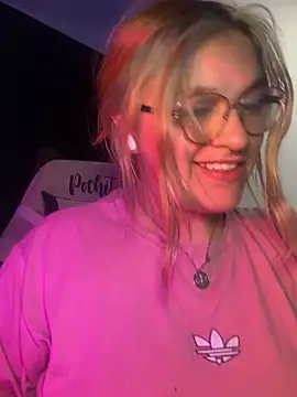 Sophia_Weest99 live cam on StripChat