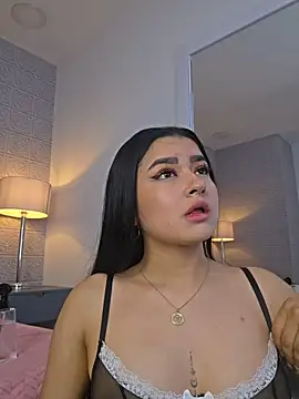 Emilygh1_ live cam on StripChat