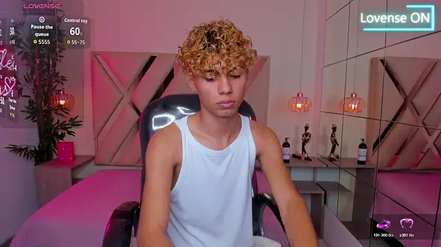 Anyelo_Twink live cam on StripChat