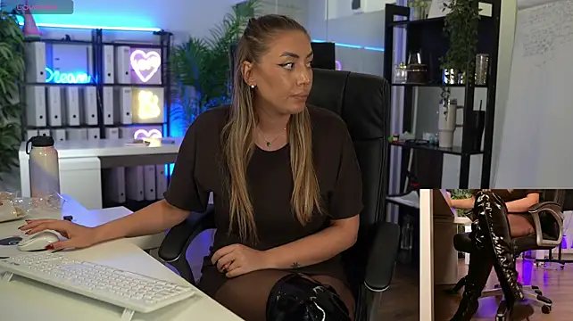 BabesGoWild live cam on StripChat