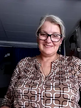 irinamaux live cam on StripChat