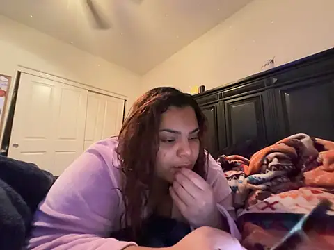 luvmesumscorpio661 live cam on StripChat