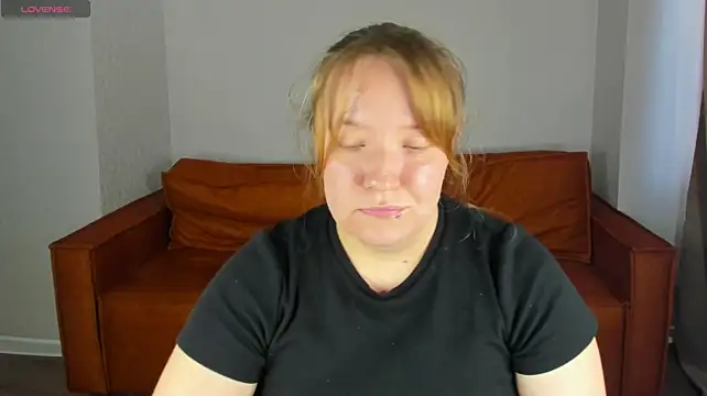 Sophia_Millery live cam on StripChat