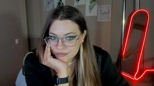 MiraTorson live cam on StripChat