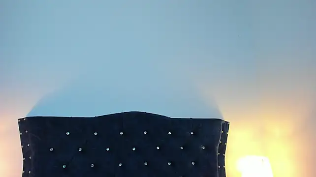 Larissa_Frost live cam on StripChat