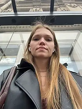 StreetSquirt live sex cam