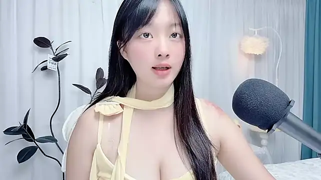 Winnie666999 live sex cam