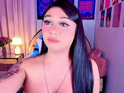 SexxyTsLoverr live sex cam