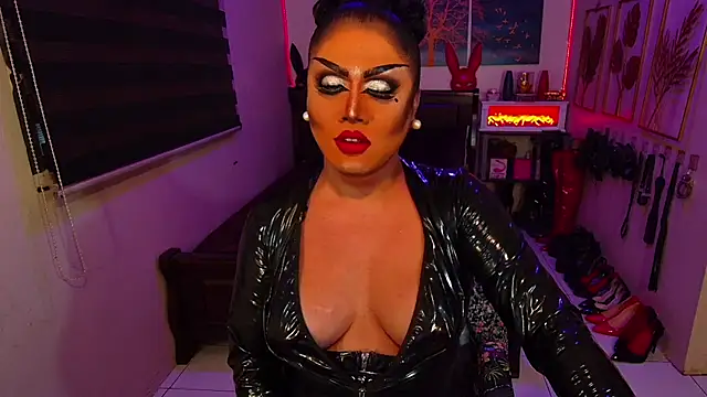 xCumOnOverMex live sex cam