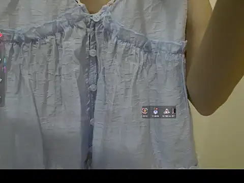 Lil-Cherry live cam on StripChat