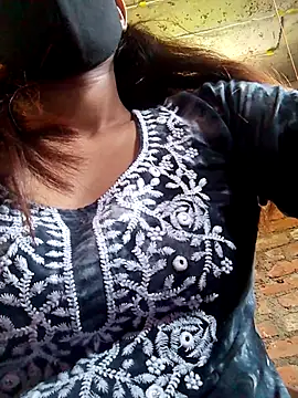 Rakhi_bhabi live cam on StripChat