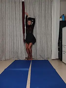 PEACE_DANCE live cam on StripChat